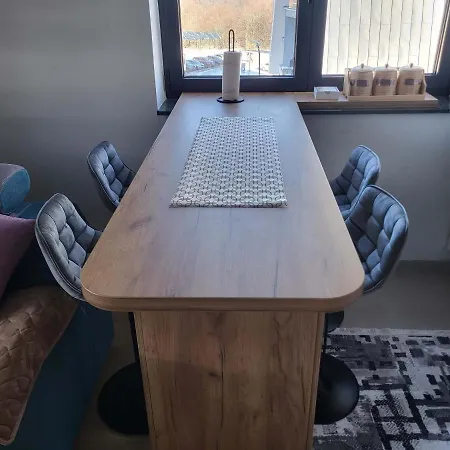 With Free Garage Appartement *